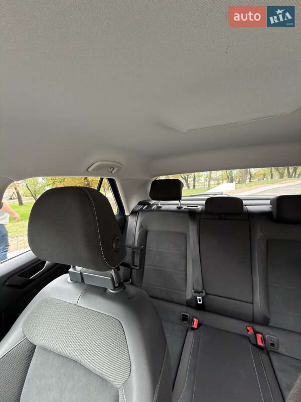 Внедорожник / Кроссовер Volkswagen T-Roc 2022 в Одессе