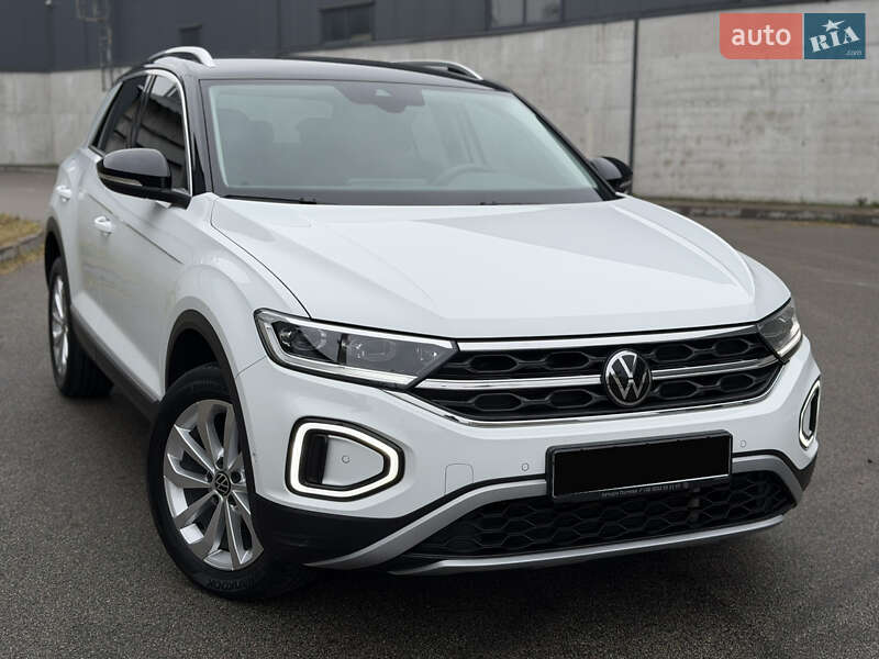 Внедорожник / Кроссовер Volkswagen T-Roc 2023 в Киеве