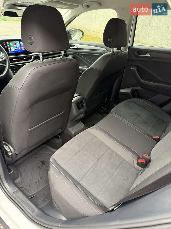 Внедорожник / Кроссовер Volkswagen T-Roc 2023 в Киеве