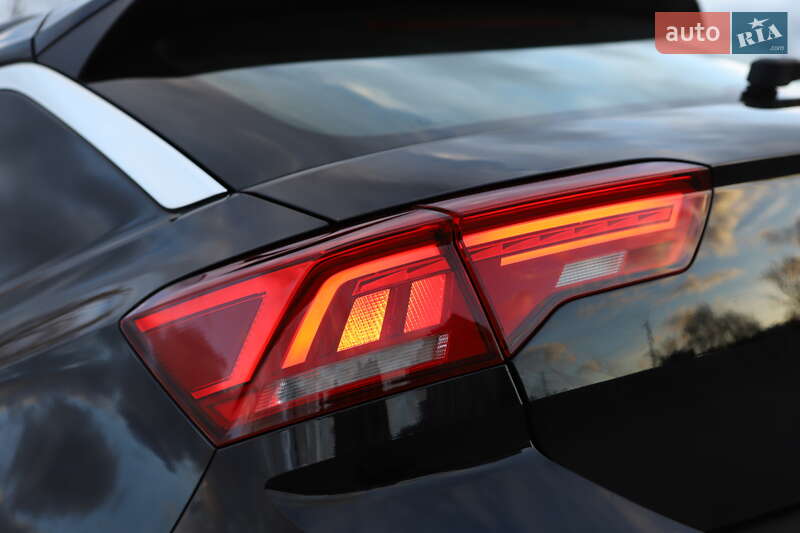 Внедорожник / Кроссовер Volkswagen T-Roc 2019 в Дрогобыче