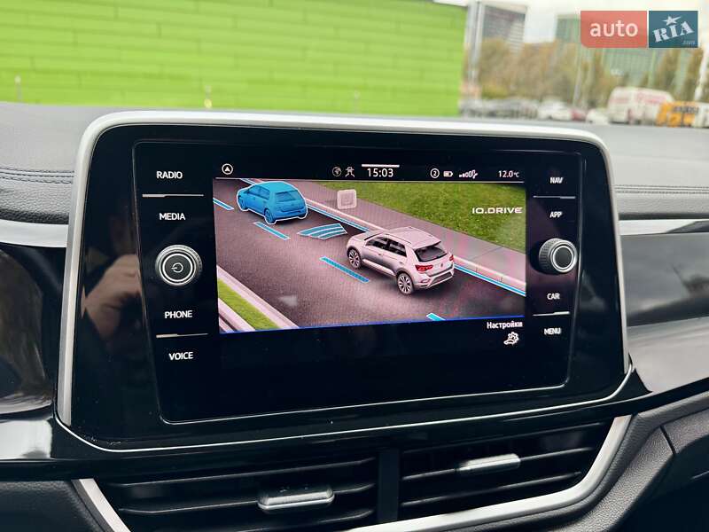 Позашляховик / Кросовер Volkswagen T-Roc 2024 в Києві