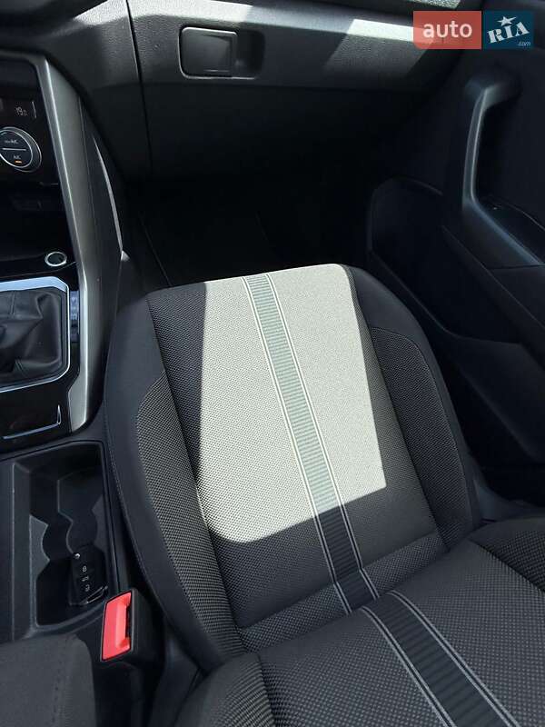 Позашляховик / Кросовер Volkswagen T-Roc 2021 в Чернігові фото 4 Позашляховик / Кросовер Volkswagen T-Roc 2021 в Чернігові