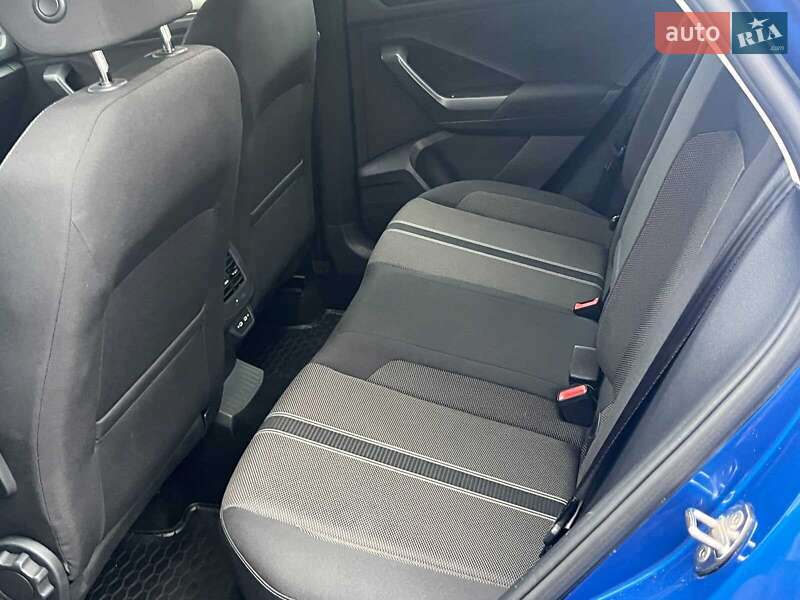 Внедорожник / Кроссовер Volkswagen T-Roc 2021 в Киеве