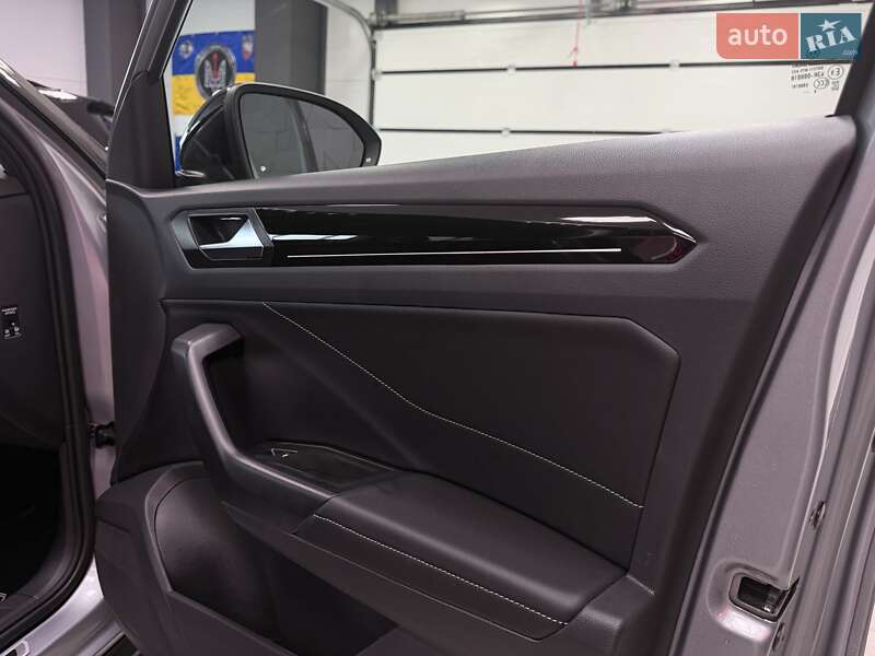 Внедорожник / Кроссовер Volkswagen T-Roc 2024 в Тернополе