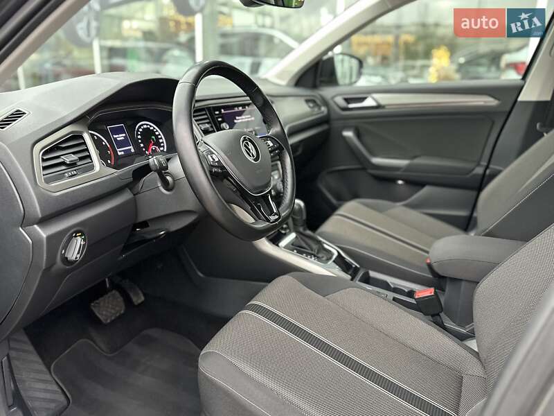 Внедорожник / Кроссовер Volkswagen T-Roc 2021 в Киеве