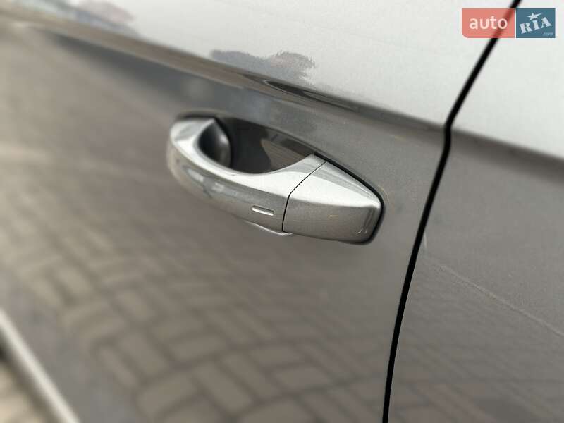 Внедорожник / Кроссовер Volkswagen T-Roc 2021 в Киеве