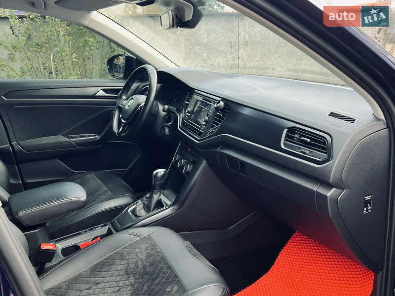 Внедорожник / Кроссовер Volkswagen T-Roc 2019 в Одессе