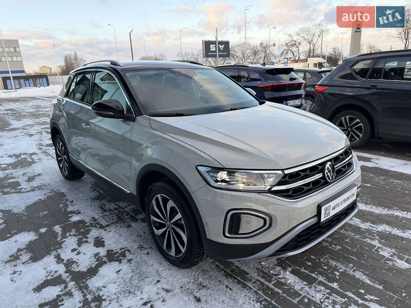 Позашляховик / Кросовер Volkswagen T-Roc 2024 в Києві