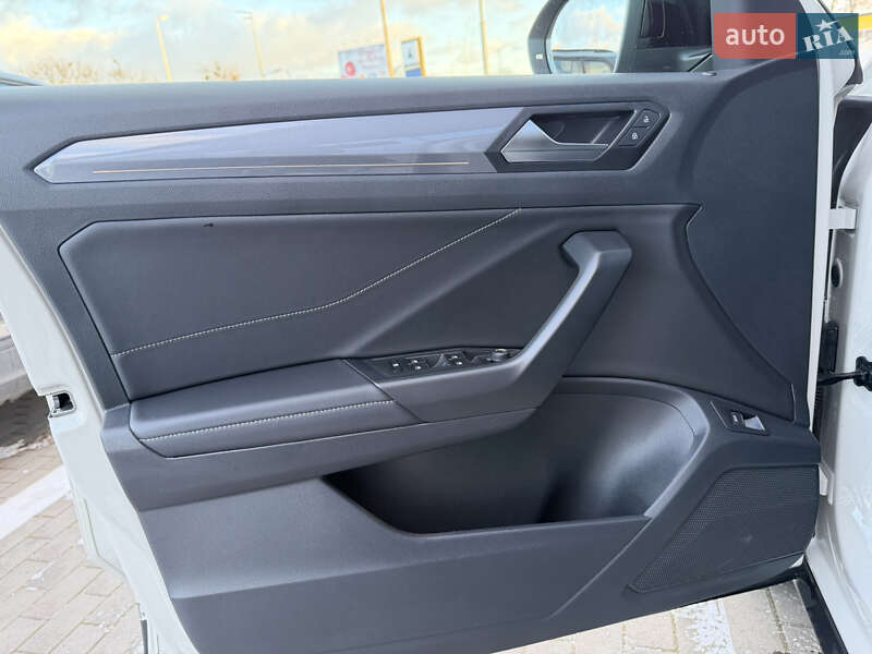 Позашляховик / Кросовер Volkswagen T-Roc 2024 в Києві