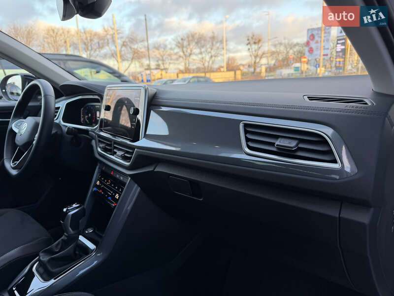 Позашляховик / Кросовер Volkswagen T-Roc 2024 в Києві