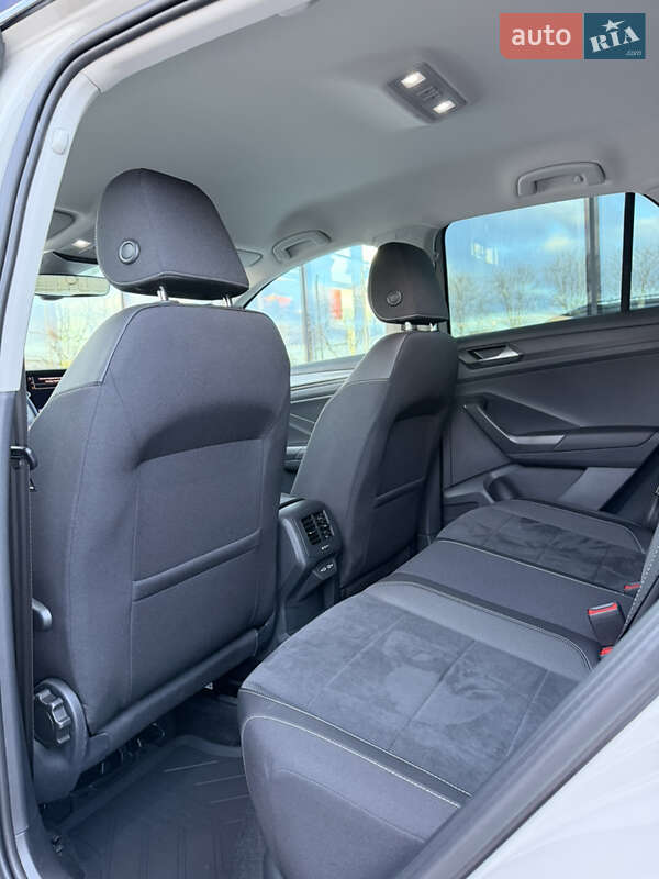 Позашляховик / Кросовер Volkswagen T-Roc 2024 в Києві