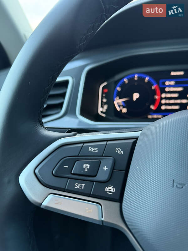 Позашляховик / Кросовер Volkswagen T-Roc 2024 в Києві