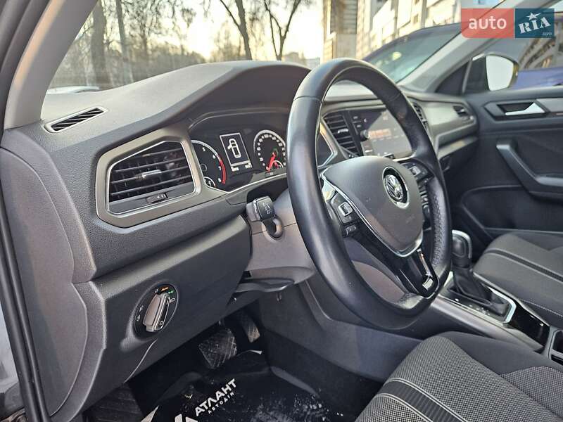 Позашляховик / Кросовер Volkswagen T-Roc 2020 в Києві фото 19 Позашляховик / Кросовер Volkswagen T-Roc 2020 в Києві