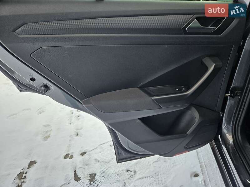 Позашляховик / Кросовер Volkswagen T-Roc 2020 в Києві фото 22 Позашляховик / Кросовер Volkswagen T-Roc 2020 в Києві