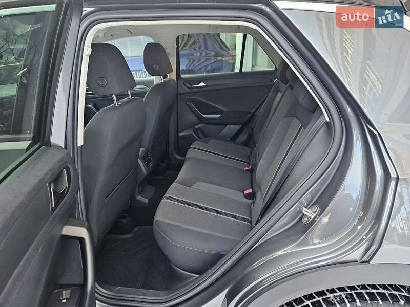 Позашляховик / Кросовер Volkswagen T-Roc 2020 в Києві фото 24 Позашляховик / Кросовер Volkswagen T-Roc 2020 в Києві