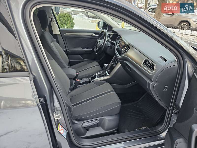 Позашляховик / Кросовер Volkswagen T-Roc 2020 в Києві фото 31 Позашляховик / Кросовер Volkswagen T-Roc 2020 в Києві