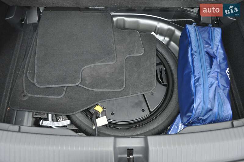 Внедорожник / Кроссовер Volkswagen T-Roc 2023 в Одессе