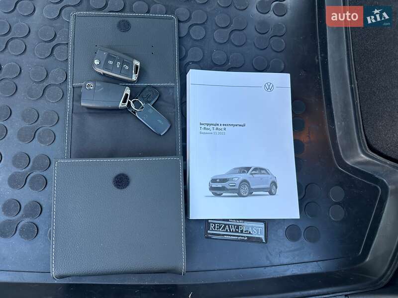 Внедорожник / Кроссовер Volkswagen T-Roc 2023 в Киеве