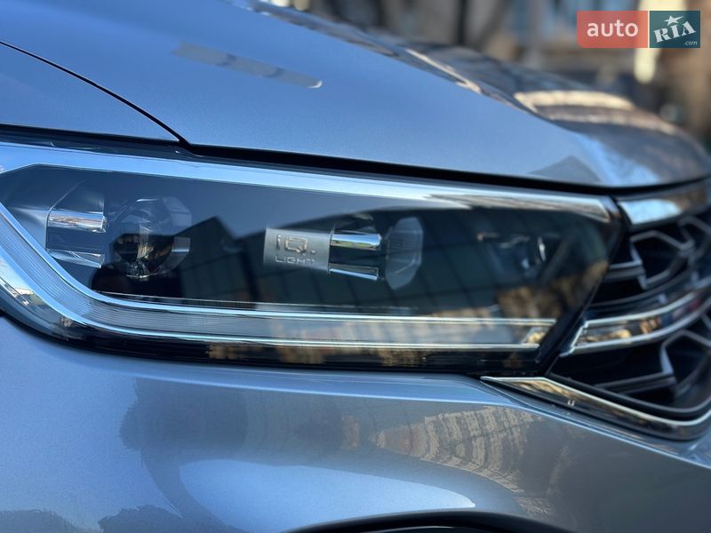 Внедорожник / Кроссовер Volkswagen T-Roc 2023 в Киеве