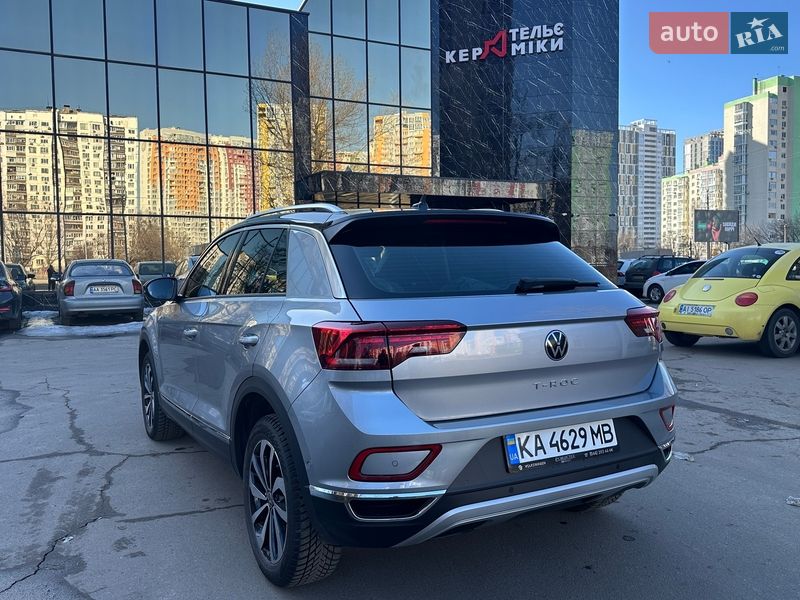 Внедорожник / Кроссовер Volkswagen T-Roc 2023 в Киеве