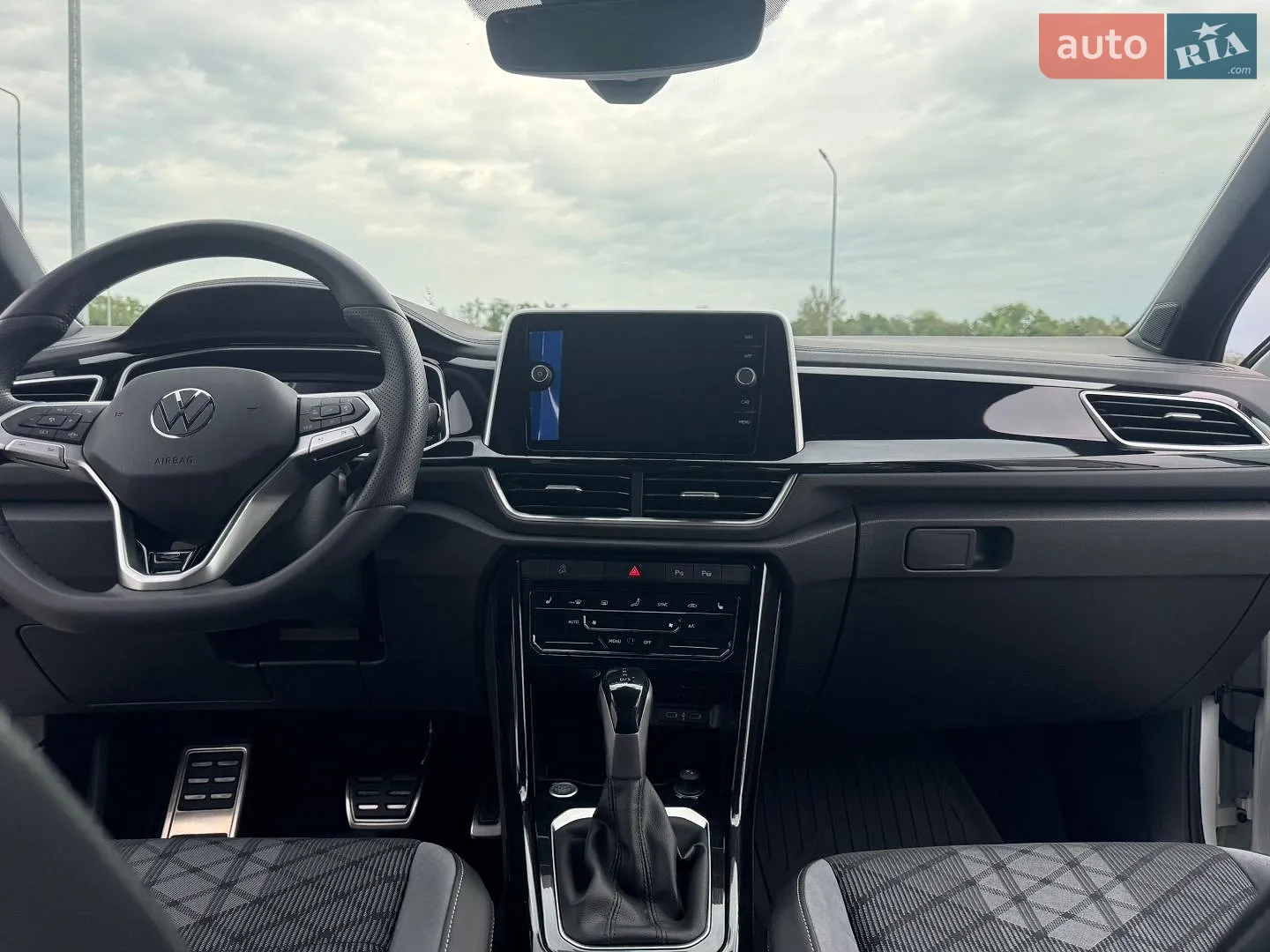2025 Volkswagen T-Roc - мініатюра 28