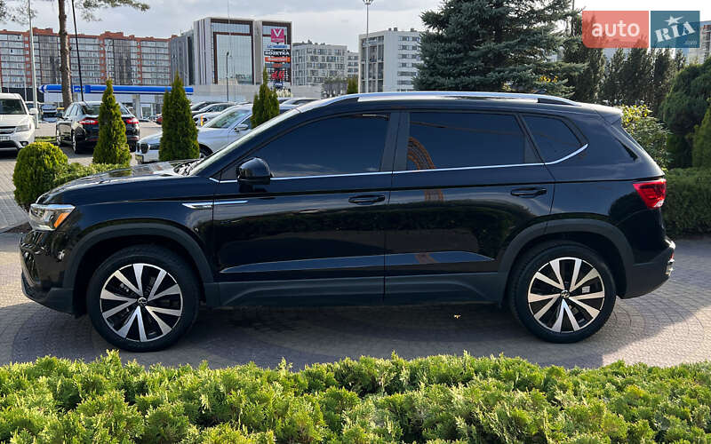Позашляховик / Кросовер Volkswagen Taos 2022 в Львові