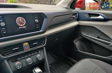 Внедорожник / Кроссовер Volkswagen Taos 2022 в 