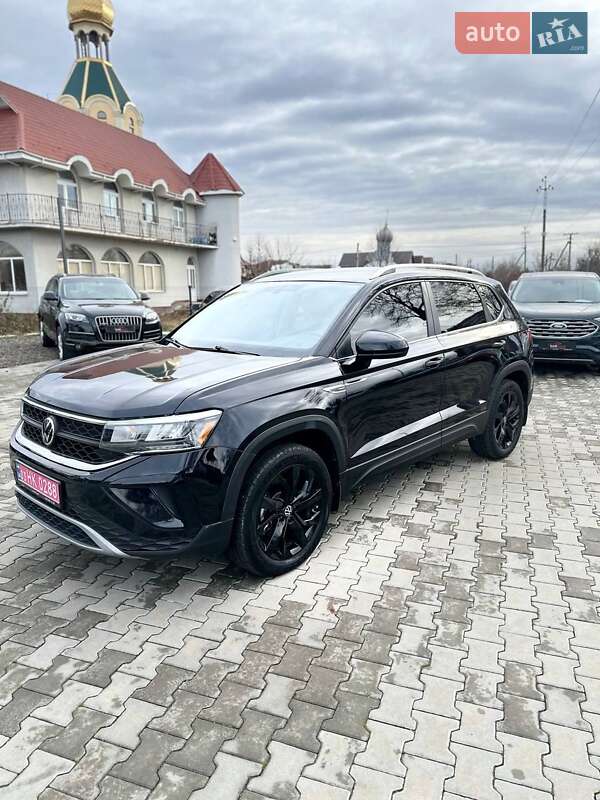 Volkswagen Taos 2021