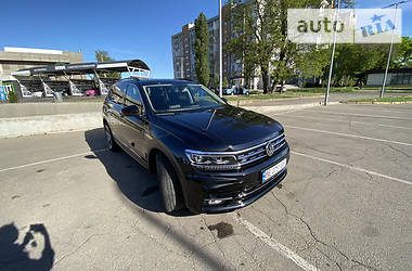 Позашляховик / Кросовер Volkswagen Tiguan Allspace 2018 в 
