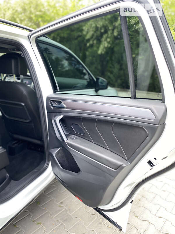 Внедорожник / Кроссовер Volkswagen Tiguan Allspace 2019 в Кицмани фото 24 Внедорожник / Кроссовер Volkswagen Tiguan Allspace 2019 в Кицмани