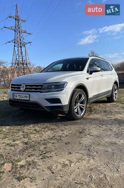 Позашляховик / Кросовер Volkswagen Tiguan Allspace 2019 в 