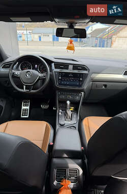 Внедорожник / Кроссовер Volkswagen Tiguan Allspace 2018 в 