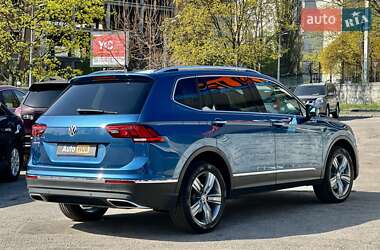 Внедорожник / Кроссовер Volkswagen Tiguan Allspace 2019 в 