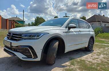 Внедорожник / Кроссовер Volkswagen Tiguan Allspace 2021 в 