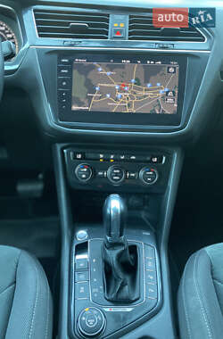 Внедорожник / Кроссовер Volkswagen Tiguan Allspace 2018 в 