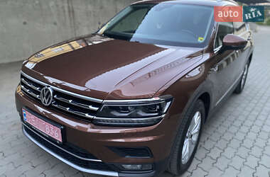 Внедорожник / Кроссовер Volkswagen Tiguan Allspace 2018 в 