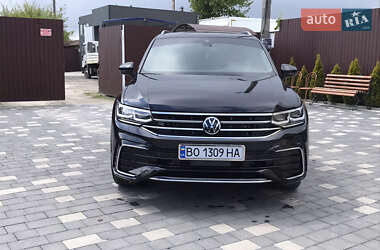 Внедорожник / Кроссовер Volkswagen Tiguan Allspace 2022 в 