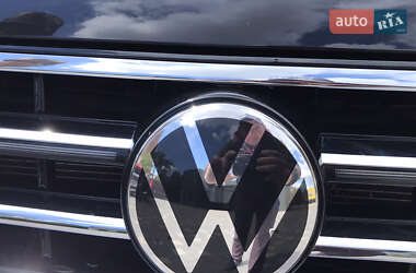 Внедорожник / Кроссовер Volkswagen Tiguan Allspace 2022 в 