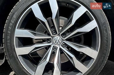 Позашляховик / Кросовер Volkswagen Tiguan Allspace 2018 в 
