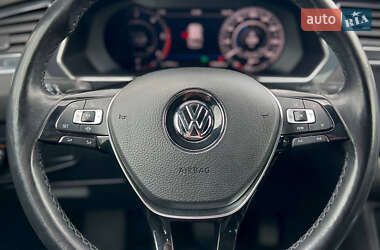 Позашляховик / Кросовер Volkswagen Tiguan Allspace 2018 в 