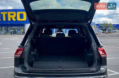 Позашляховик / Кросовер Volkswagen Tiguan Allspace 2018 в 