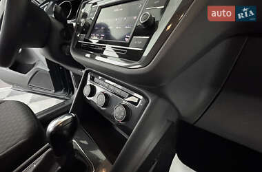 Внедорожник / Кроссовер Volkswagen Tiguan Allspace 2019 в 