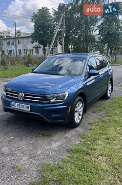 Внедорожник / Кроссовер Volkswagen Tiguan Allspace 2018 в 