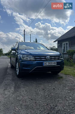 Внедорожник / Кроссовер Volkswagen Tiguan Allspace 2018 в 