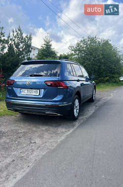 Внедорожник / Кроссовер Volkswagen Tiguan Allspace 2018 в 