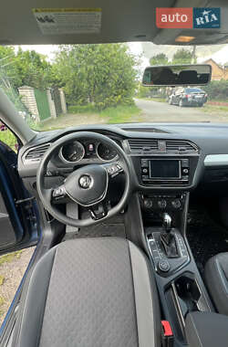 Внедорожник / Кроссовер Volkswagen Tiguan Allspace 2018 в 