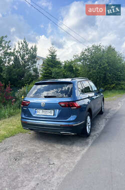 Внедорожник / Кроссовер Volkswagen Tiguan Allspace 2018 в 