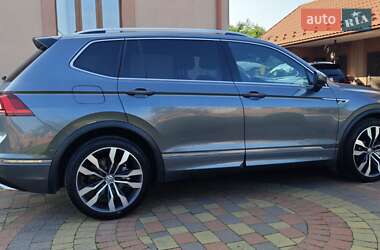 Внедорожник / Кроссовер Volkswagen Tiguan Allspace 2019 в 