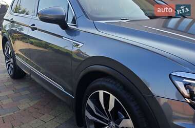 Внедорожник / Кроссовер Volkswagen Tiguan Allspace 2019 в 