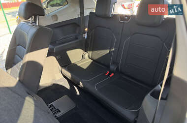 Внедорожник / Кроссовер Volkswagen Tiguan Allspace 2017 в 
